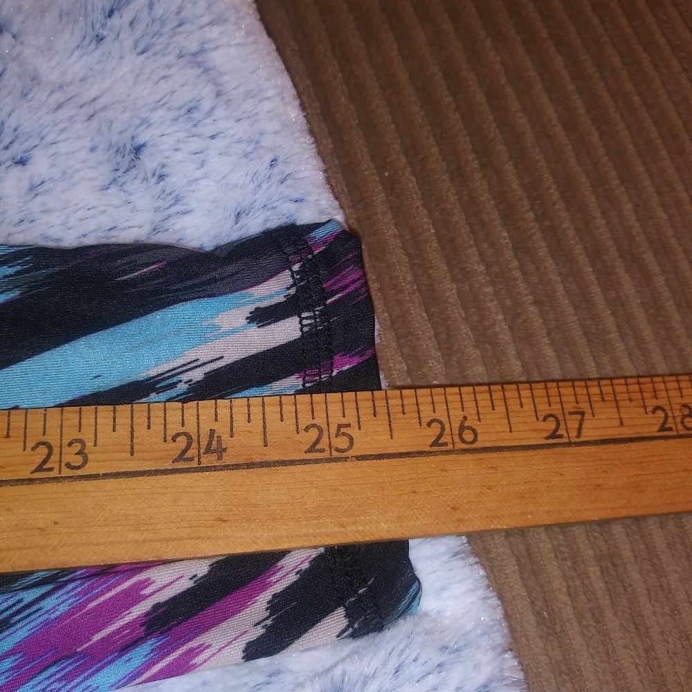 Last one Little girls size 5-6 athletic sets - Picture 6 of 8